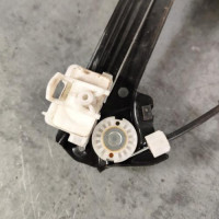 117859170-b225366f-751f-470f-bfcb-5b8bbd28e612-Piece-Leve-vitre-electrique-avant-droit-9826079480-PEUGEOT-308-2-PHASE-1-fc036623d6590e8f5e6301248d0127e4d09eb02c92d0ffbcd482b1e4ace31299_m.jpg
