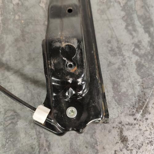 117859170-d8607aec-d4eb-44d7-821d-8918b7a64c3b-Piece-Leve-vitre-electrique-avant-droit-9826079480-PEUGEOT-308-2-PHASE-1-820818bb3943a0ebdefd4b82fa045f1a01f68c26bfad6317c91268c8501f6145_m.jpg