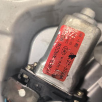 117864488-0f0e1726-c942-40af-affa-bf9b2565ff26-Piece-Leve-vitre-electrique-avant-droit-8240626000-HYUNDAI-SANTA-FE-1-32841c1bfbb39c2d6188af92aca55db8752d9e0343e4eaff913187ea4b582bd6_m.jpg