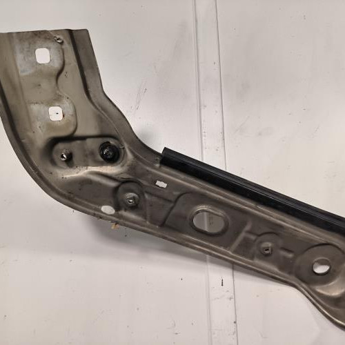 117869092-32cbf901-493e-4735-a434-ddd9c969ee17-Piece-Traverse-superieure-64R00D687-FIAT-PUNTO-2-PHASE-1-73b2fe3b63bafb3d56d487141fb3bfb59088377f6486accaec8902b15557cf4e_m.jpg