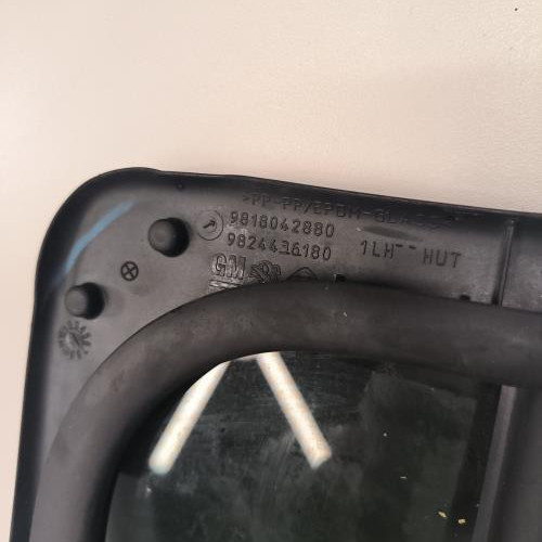 117933046-4bd47e1f-1731-4755-9c53-cf32245b0f3c-Piece-Custode-arriere-droit-porte-9818042780-CITROEN-BERLINGO-3-M-PHASE-1-2dee55e04ffbc94b323b62a6bf41abb57f36d0bbe2a6b584b53657052d613ed3_m.jpg