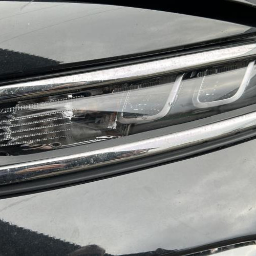 Feu diurne avant gauche