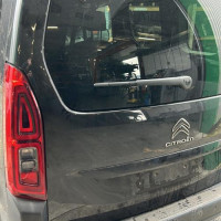 117933058-7c8f8ed4-6c09-4c7f-b21d-9f0af136e3df-Hayon-arriere-9859549380-CITROEN-BERLINGO-3-M-PHASE-1-4c4d3e497bc4b7601b1fbcf455f53fae6112a876bf282ed457f43da5ebc720d8_m.jpg