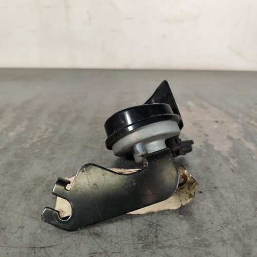 117935492-112a20fb-84a5-412f-92e5-65741f514fd1-Klaxon-9858832880-CITROEN-BERLINGO-3-M-PHASE-1-3484cf4b1be461ac47bcb84feb71e8cfe26012d3f79391143745e8615a6ce1c8_m.jpg