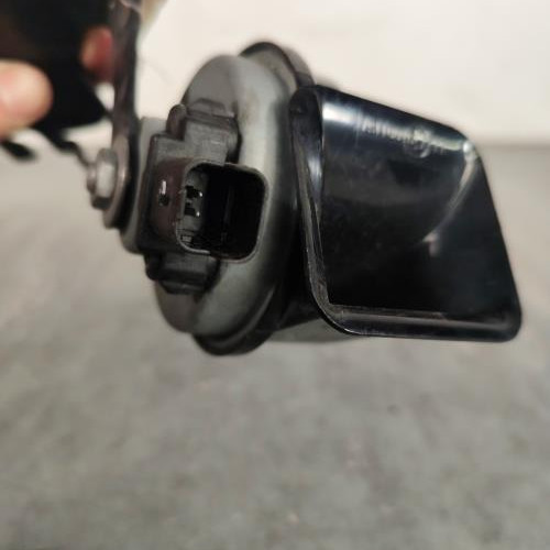 117935492-771a90a2-dad8-4c28-8ec6-7633d408c086-Klaxon-9827899180-CITROEN-BERLINGO-3-M-PHASE-1-19a1ceeb4cbcfb81d62b452238c392e2d4cca9e0495e3a1e83c3c8a68adb2e5e_m.jpg