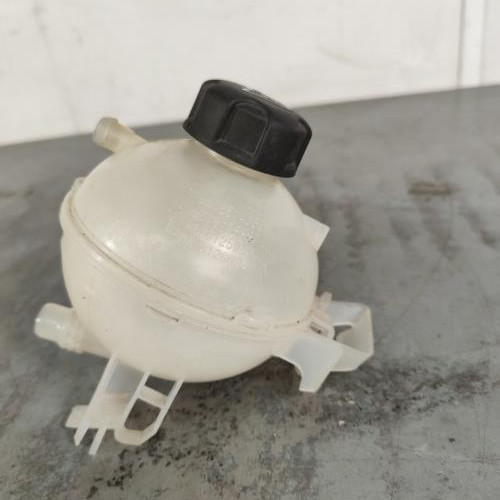 117937559-464e8c81-9727-496d-824b-20f96def5010-Piece-Vase-dexpansion-9678125880-CITROEN-BERLINGO-3-M-PHASE-1-251943c7805bc4d5fd693b0459be58a2728135ee7c5e9b87885ee350d0eb7312_m.jpg