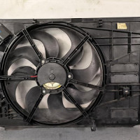 117937561-e5a3f3b2-5d57-4643-9644-e845448dfb5e-Piece-Ventilateur-eau-9832930080-CITROEN-BERLINGO-3-M-PHASE-1-34a001cf5e3f365cab120083115143d0cb0abc4005d8fbf75f2042517cd9036c_m.jpg