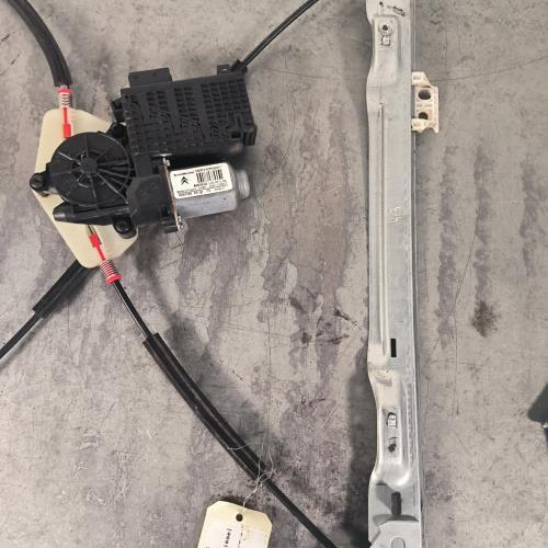 118023014-f1eb35ed-8675-4988-abb6-8d3e2488ecbf-Piece-Leve-vitre-electrique-avant-gauche-00009221CV-CITROEN-C4-PICASSO-1-bff7dc71db34d19edbd4c2a951399412fcfd67c262a180816ab17f6628d9705b_m.jpg