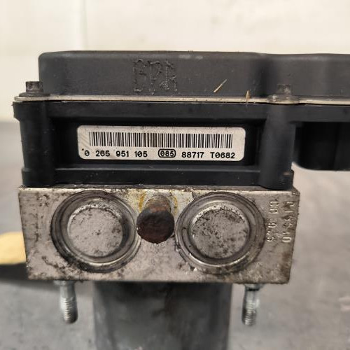 118023124-5f0d1cda-97a8-4a49-8f4d-4b70a3e1b989-Piece-Bloc-ABS-freins-anti-blocage-00004541QE-CITROEN-C4-PICASSO-1-8a5c10341efc5cde87d5f9d88313f9029b6aa4c17ff6b44f897c0be6655f22d1_m.jpg