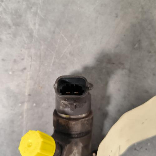 118028012-acc848be-d65d-4cec-8bc1-52b291cf407f-Piece-Injecteurs-1609850780-CITROEN-C4-PICASSO-1-420302d8ee097fd1bb9bd283473bf512cf7386cc8e96aac3d64aee72f29a39e0_m.jpg