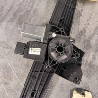 118225592-0017ec4e-0d17-4e08-823c-3fc7d5f4a3bc-Piece-Leve-vitre-electrique-arriere-gauche-9830335580-CITROEN-BERLINGO-3-M-PHASE-1-951a0d577a58c461a0af2dcd2d7b4cd19e54d85e74fc8a7e1600f0e69062a7d4_m.jpg