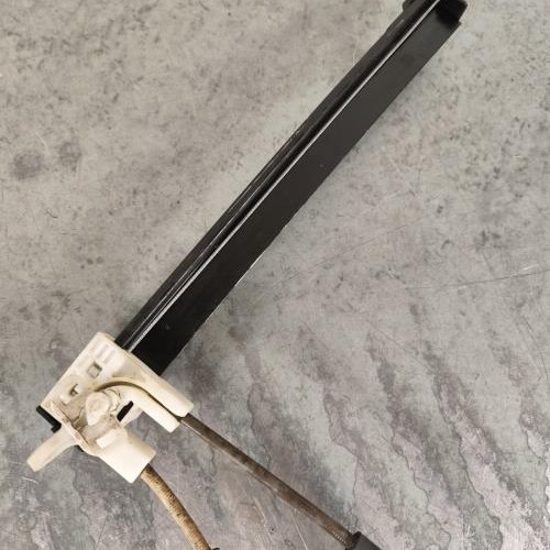 118386440-c6b318cd-7f5f-47dd-bd16-2669b100b736-Piece-Leve-vitre-electrique-arriere-gauche-46739795-ALFA-ROMEO-147-PHASE-2-7e7a3dc80014f442e153618032a9fb29d773451d4755c956814065bede87a630_m.jpg