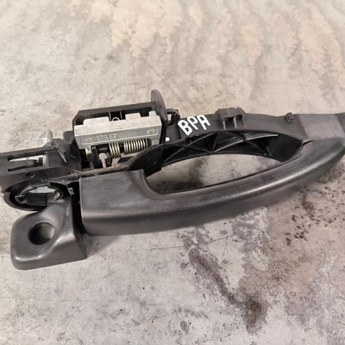 Poignee porte avant gauche