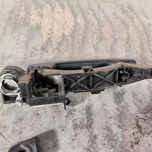 118780558-dbdc770d-2fc5-4d4d-a228-5cc6bf7512e4-Piece-Poignee-porte-avant-gauche-806079436R-RENAULT-TRAFIC-3-COURT-PHASE-2-3c65356f180d47d32993a009b15752fa320968717e046bcba4cfefe5d5226b1d_m.jpg