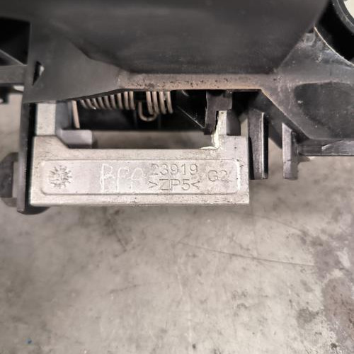 118780558-6ef01e6d-e87f-4acb-9818-c4c613775705-Piece-Poignee-porte-avant-gauche-806079436R-RENAULT-TRAFIC-3-COURT-PHASE-2-f1a694897cd7f6e74a446f06bc826a59fe905c6568f0552ac8c1e8b765d30516_m.jpg