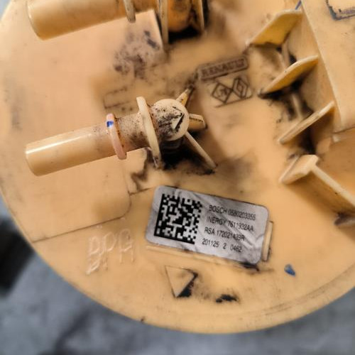 118783234-c73943c3-376c-46c6-9f2f-57690e852ede-Piece-Pompe-immergee-172021439R-RENAULT-TRAFIC-3-COURT-PHASE-2-675a66e06fe1e2c55c68ec42283f007d5408fae1579e660022dbb107c60c5f1d_m.jpg