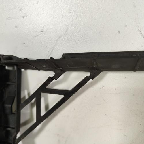 118801756-39fd3cbd-fc8a-4670-9126-98d477179bac-Piece-Support-radiateur-LD685002-RENAULT-TRAFIC-3-COURT-PHASE-2-899af68938dbb2d0a56f0bd0c93e7691d170a6781435eac364471d377d4d3706_m.jpg