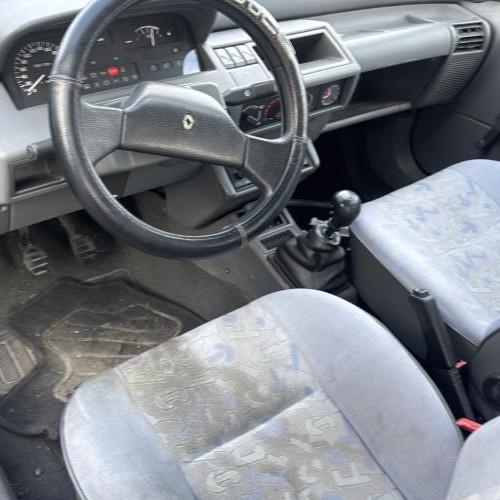Vehicule-RENAULT-CLIO%25201%2520PHASE%25201-1993-8aa4fb21ca8fa64e4a636fa3eb0d3c70c138e13b1f9163bfd14f8dc552d71f7e_m.jpg