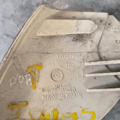118918991-4ecdda09-063d-4086-b765-79e5c0ea6dac-Piece-Repetiteur-clignotant-avant-droit-Feux-7701047516-RENAULT-CLIO-1-PHASE-1-ffc594410356af6530ffde6e454e4c76e3bb89f0d5a94d840dcb374e43b9eb03_m.jpg