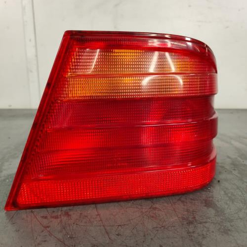 Feu arriere principal droit (feux)