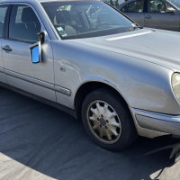 Vehicule-MERCEDES-CLASSE%2520E%2520210%2520PHASE%25201-1996-ae0052c3dc56b354ca7679784b98f2b17e46b0f5a667c053fb93a1af458da284_m.jpg
