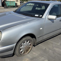 Vehicule-MERCEDES-CLASSE%2520E%2520210%2520PHASE%25201-1996-4a5923c384f0059a03c53afc0d0ed69c624f1b37258441e5886f8599166c2863_m.jpg