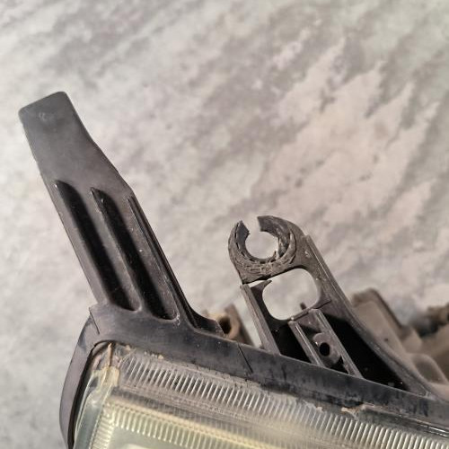 119075082-b5a6d2cd-b46b-4108-bc26-ae3aa960106e-Piece-Optique-avant-principal-droit-feuxphare-1320348-FORD-FIESTA-5-PHASE-1-eab92b5e2bd2bfa5a00fdf57db62cfd2c552b3fb2a1de3d54bd38b1817ea036f_m.jpg