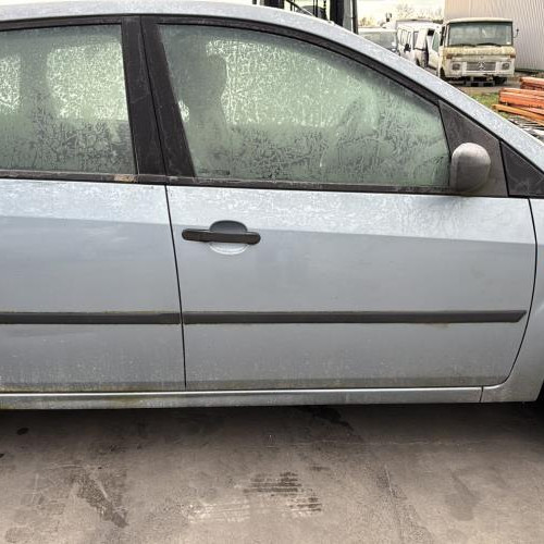 Vehicule-FORD-FIESTA%25205%2520PHASE%25201-2005-8d89d48ab9acf6f8cf5bcff8636ba2e15103e6a57e4122a7aebbb88d1206cce8_m.jpg