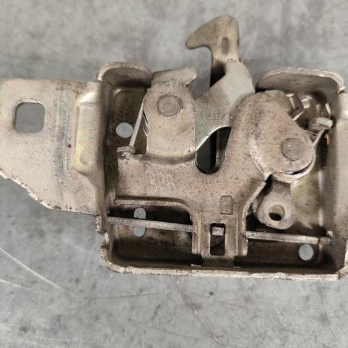 119126840-3242b3bc-5628-440c-9ceb-737cae6411a2-Piece-Fermeture-de-capot-8200257616-RENAULT-MODUS-PHASE-1-646a7ab83a728199118af9d1fcad618b724ab59a795b45c76a255a943e999298_m.jpg