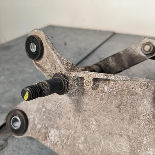 119127435-fee8299f-27e5-40dd-bcc9-3343fe5bc328-Piece-Moteur-essuie-glace-avant-7701208057-RENAULT-MODUS-PHASE-1-94dc21409d008d8667deadf4770a635ecb470e0603ac369442fbb3d27a10a787_m.jpg