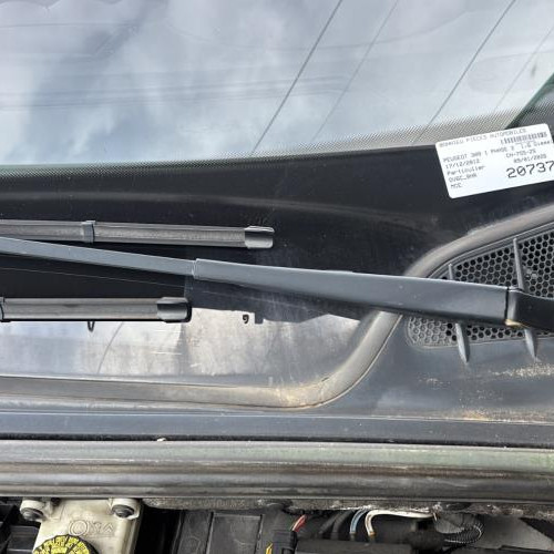 Bras essuie glace avant gauche