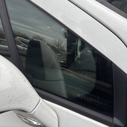 Custode avant droit (porte)