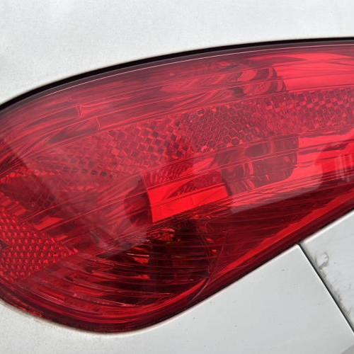 Feu arriere principal droit (feux)