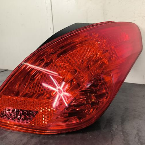 119145316-a6d33a81-0e95-43a1-894e-8ea14eda401d-Piece-Feu-arriere-principal-droit-feux-6351CV-PEUGEOT-308-1-PHASE-2-31d6231e0e18e3f991538015a19ddb0371dc14f8947e024f9d2e7372ed674b01_m.jpg