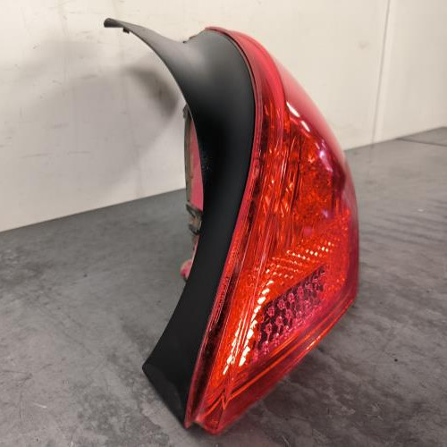119145316-5ceed6eb-b60e-4271-8c54-a99b973a1767-Piece-Feu-arriere-principal-droit-feux-6351CV-PEUGEOT-308-1-PHASE-2-5b7f919a01351563ad09fe4c1810d9fa6f44926aff32c6103bf225b80013c9ba_m.jpg