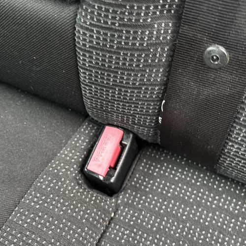 Attache ceinture arriere gauche