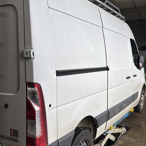 Vehicule-NISSAN-NV400-2018-9561b19f94eda4cec9efdfcb25e3fb2a77250ba63c6ca7de1561460bb663f870_m.jpg