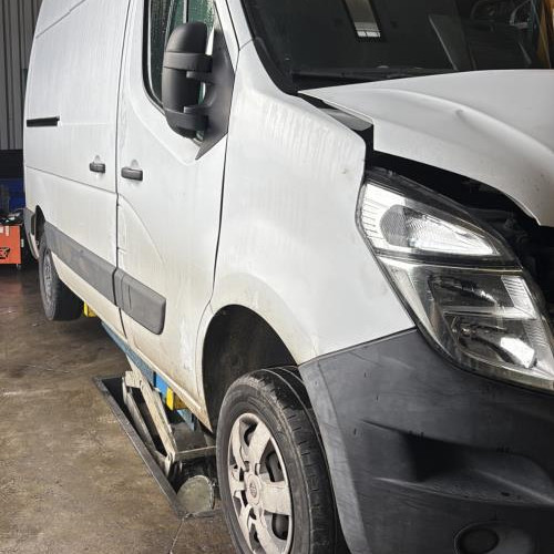 Vehicule-NISSAN-NV400-2018-15aa1dd1210796dd3e4837f9bb730e45d7d9ca8d1c9b32ab821d260953f83c4d_m.jpg