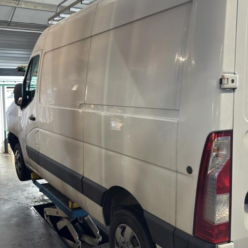 Vehicule-NISSAN-NV400-2018-35164f1e427ce77b47ee4f07c40216bbeba1d598265dc3bac243c2d32f6d9567_m.jpg