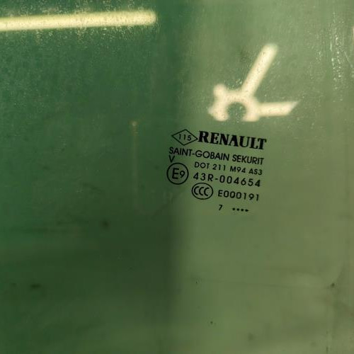 119289865-88aaec7d-2e92-4e5f-bee8-bee68a642318-Piece-Vitre-arriere-droit-823000180R-RENAULT-MEGANE-4-PHASE-1-503c51c32009a0b0f4f7f61a8299e31b809d6367e385da7edcebeef558da5f51_m.jpg