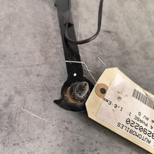 119290220-9d545e90-1879-4d97-82df-e57b213470bd-Piece-Attache-ceinture-avant-gauche-878161367R-RENAULT-MEGANE-4-PHASE-1-6dbf9b4b6cb528654c4f4011fe0288d1daa46cd794336ee5f09aa1a56e0a4e3f_m.jpg