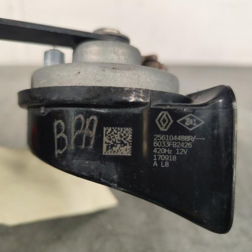 119290221-14576f13-6110-4155-9680-e3a36139cd76-Klaxon-256104488R-RENAULT-MEGANE-4-PHASE-1-dc189465f5051ab710804cdb7dc3b3427941feaf302e18b3c07f86a053ce9f67_m.jpg