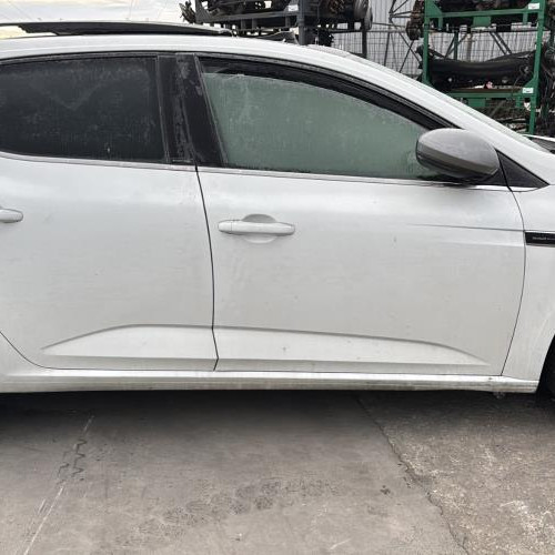 Vehicule-RENAULT-MEGANE%25204%2520PHASE%25201-2017-bf60630e75f69444528628b599832350fb5d25281d464d6e01da8e482726685e_m.jpg