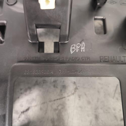 119290235-61214553-4edb-420e-9685-016c7cab87ab-Piece-Ecran-GPS-280909742R-RENAULT-MEGANE-4-PHASE-1-2ab1faccac22c9d52462697a074771dbaa9a2896de475582358f9ab8899b0620_m.jpg