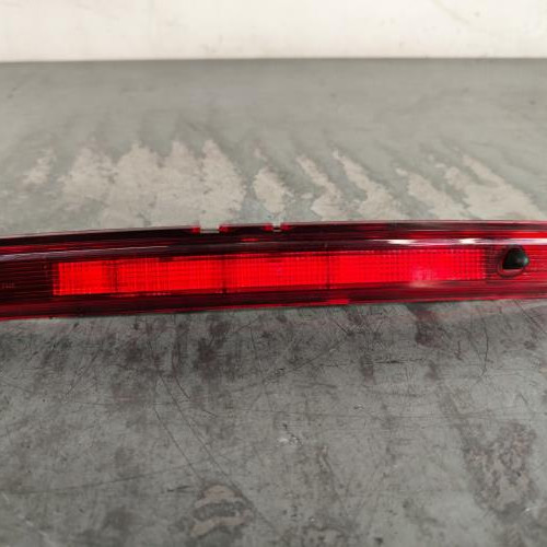 Feu arriere stop central