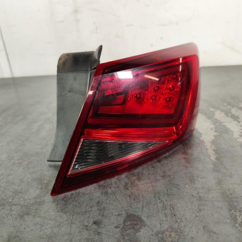 119292265-a0c3531f-77e2-44d3-b749-aeb2a709d2e5-Piece-Feu-arriere-principal-droit-feux-5F0945208E-SEAT-LEON-3-SC-PHASE-1-COUPE-0947531518d8d9e3fa9aaaba384837a3cf3f9b4e328938eac592a1c226546016_m.jpg