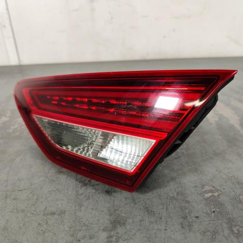 119292268-9bfdbc7f-47fc-41c9-a11b-870a39701fe4-Piece-Feu-arriere-secondaire-droit-feux-5F0945308L-SEAT-LEON-3-SC-PHASE-1-COUPE-91a9765cd5cd138b933fc23e12e5ef8c39ce1640e80163554211b7532f6286af_m.jpg