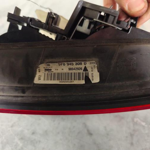 119292268-190ae50c-0758-49e7-889f-720c46cc49ce-Piece-Feu-arriere-secondaire-droit-feux-5F0945308L-SEAT-LEON-3-SC-PHASE-1-COUPE-ae098e2c5bca0b6861bdf24857e519280edac8cfa30aa93ced9722e7d53e4f6c_m.jpg