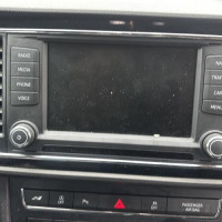 119293135-1ffc20ad-c96d-41ea-aa4f-8e350d10a5e5-Piece-Autoradio-dorigine-5F0919604A1QB-SEAT-LEON-3-SC-PHASE-1-COUPE-7a0c0a806cbd8b2df174142bc47a3c26d2cd02c880fa38c089be0efcf3367f16_m.jpg
