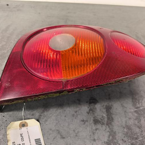 119381256-301d0f8c-d94d-41bb-80bb-005460413680-Piece-Feu-arriere-principal-droit-feux-7700428057-RENAULT-MEGANE-1-PHASE-2-COUPE-527d020287055341a47296b39cd570bdc511e7f905a4d33f44e4cbc2cc601426_m.jpg